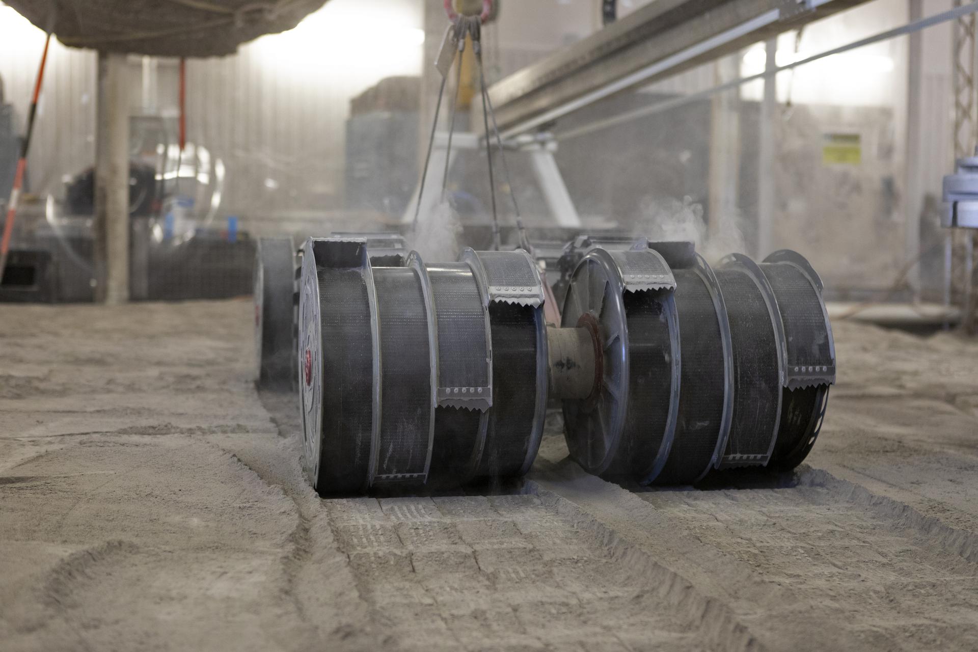 RASSOR is a robotic platform designed to dig on the Moon.