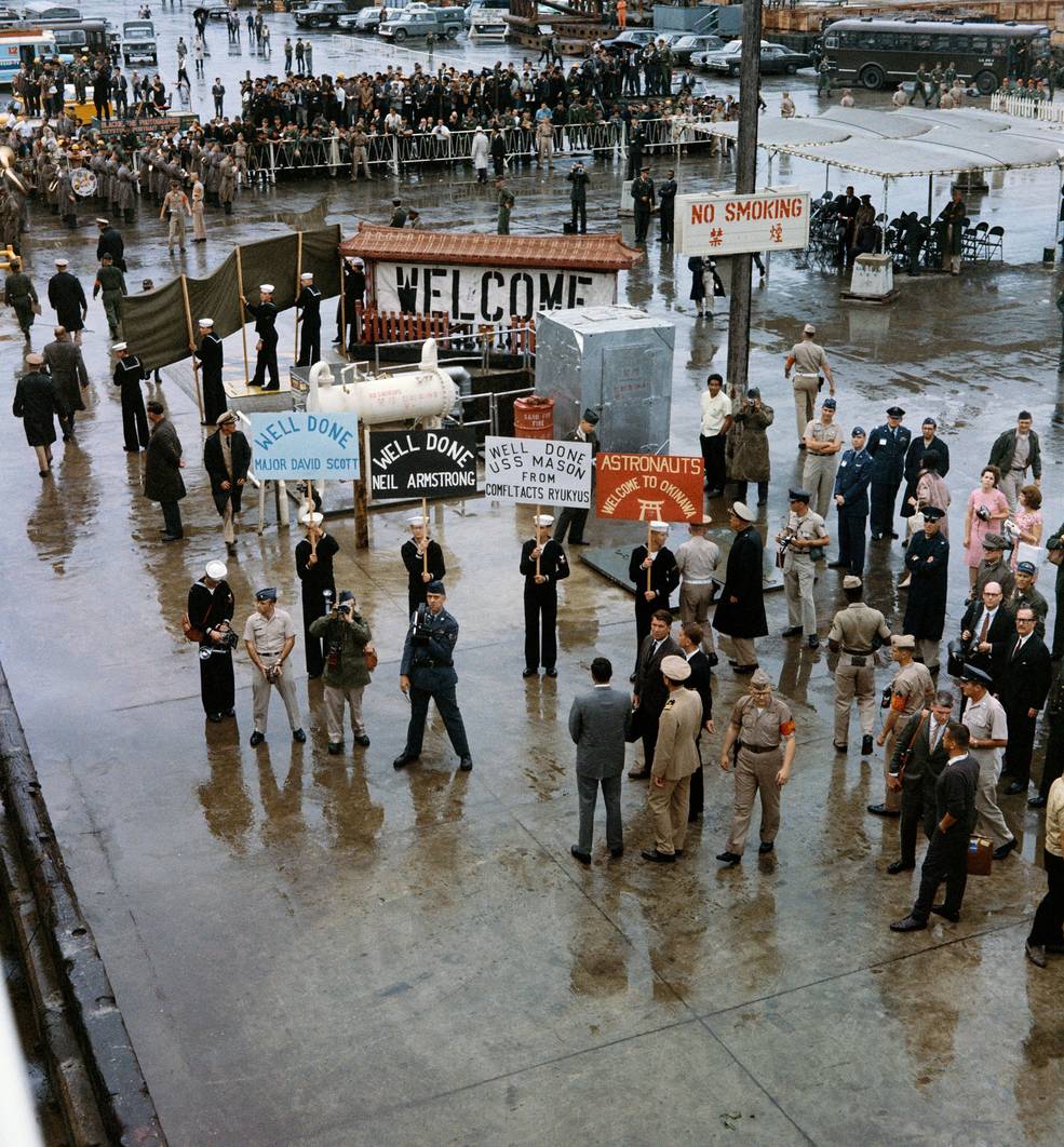 gemini_6_schirra_awaiting_armstrong_scott_at_okinawa