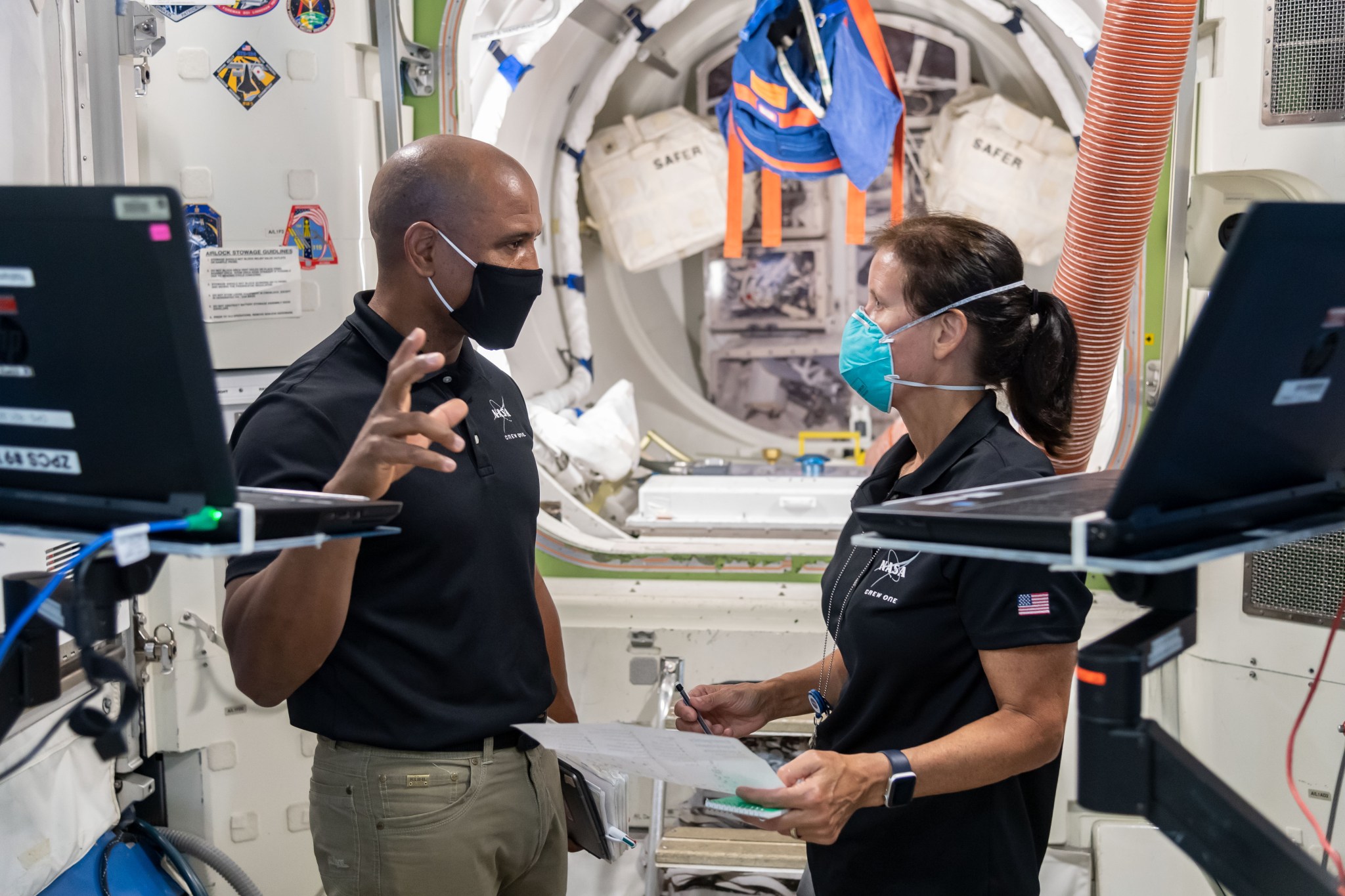 SpaceX Crew-1 crew members Victor Glover and Shannon Walker participate in pre-flight Emergency Scenarios training.