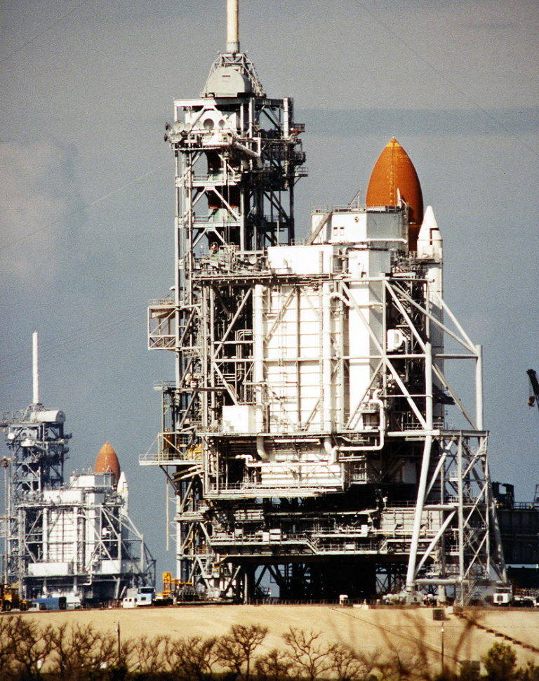 51l_accident_columbia_in_foreground_challenger_in_background