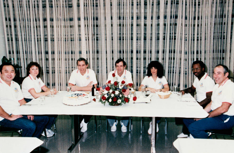 51l_crew_prelaunch_breakfast_jan_18_1986