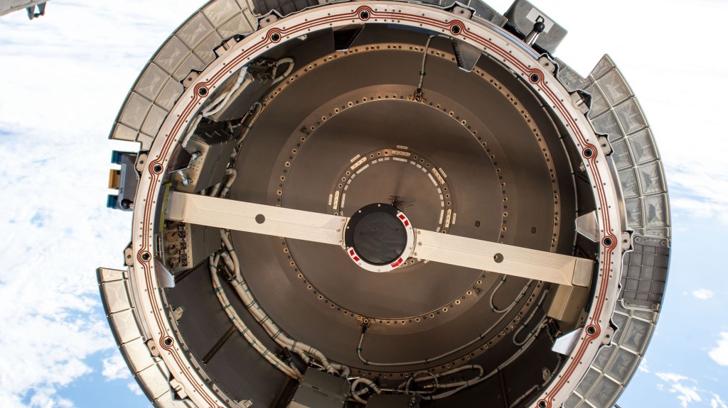 
			Commercial Airlock - NASA			