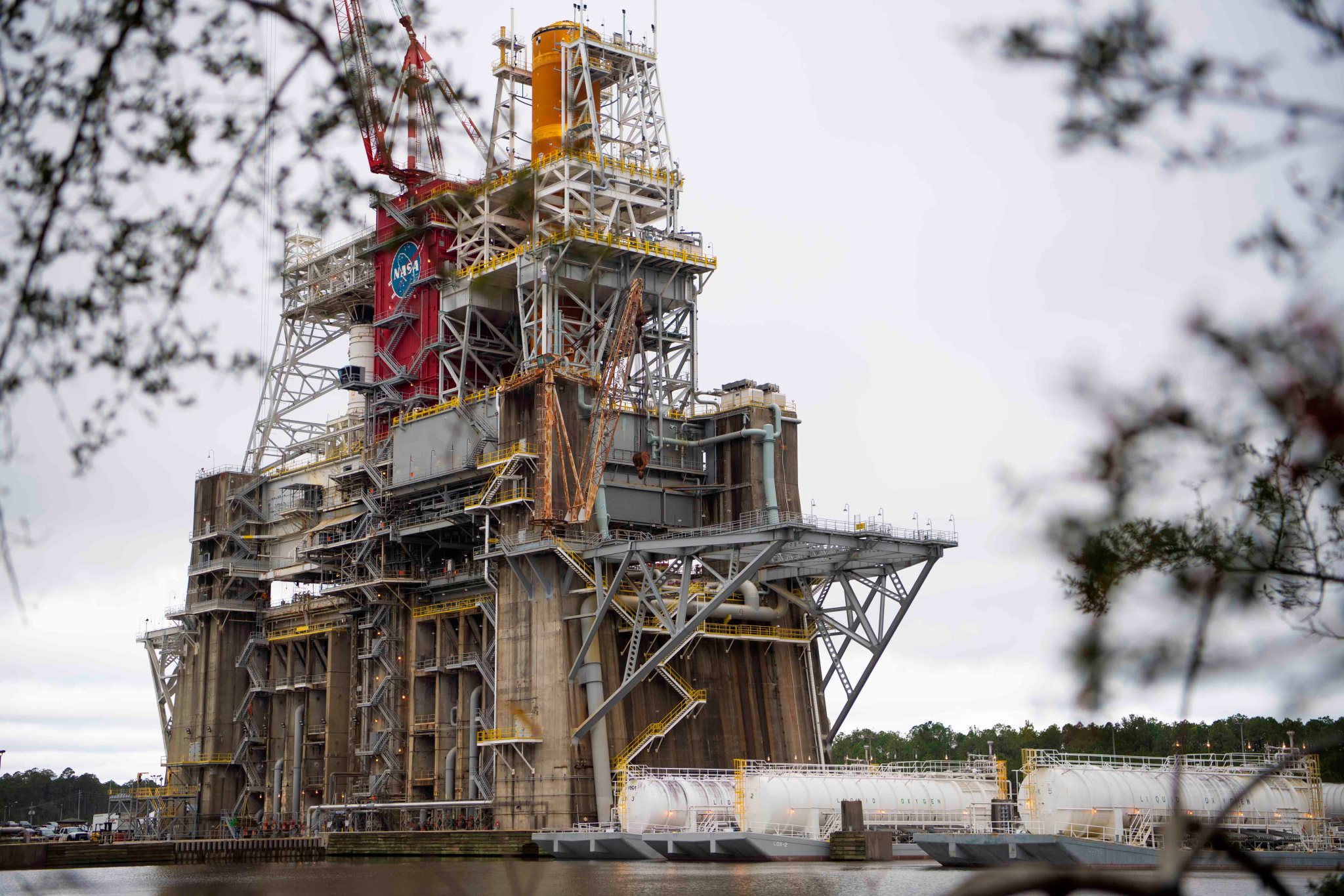 Barges Fill NASA Rocket Stage with Liquid Propellant  