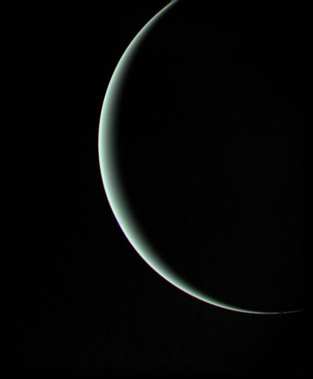 voyager_2_uranus_departure_crescent_jan_25_1986