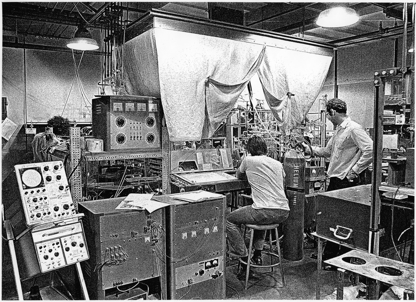 marvelous_machine_uc_berkeley_chem_dept_lou_allamandola_standing_1972