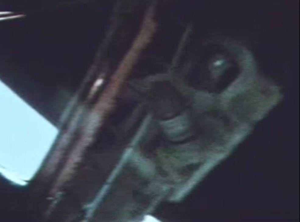 apollo_14_eva1_mitchell_jumping_down_the_ladder_from_video