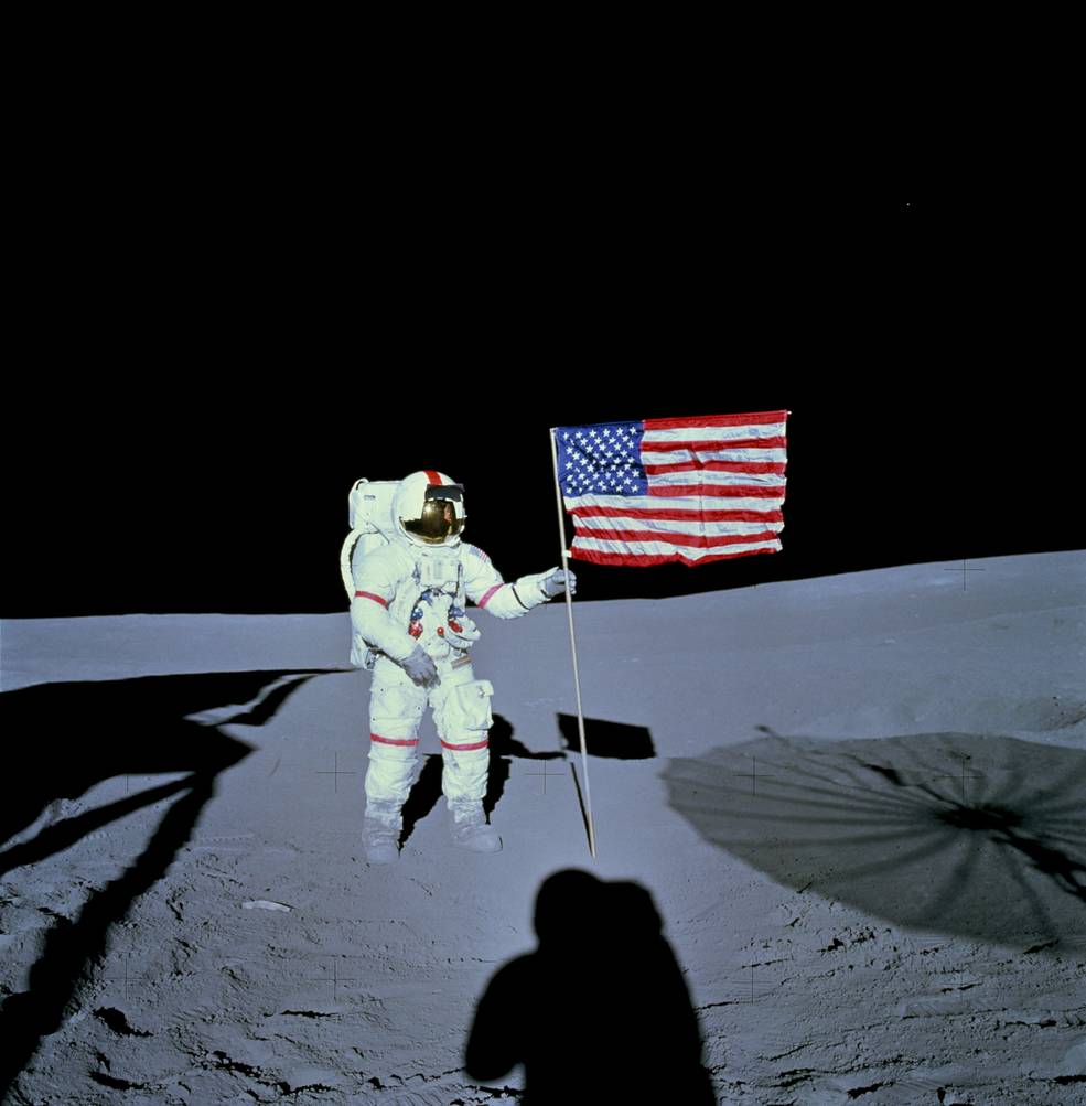 apollo_14_eva1_shepard_us_flag