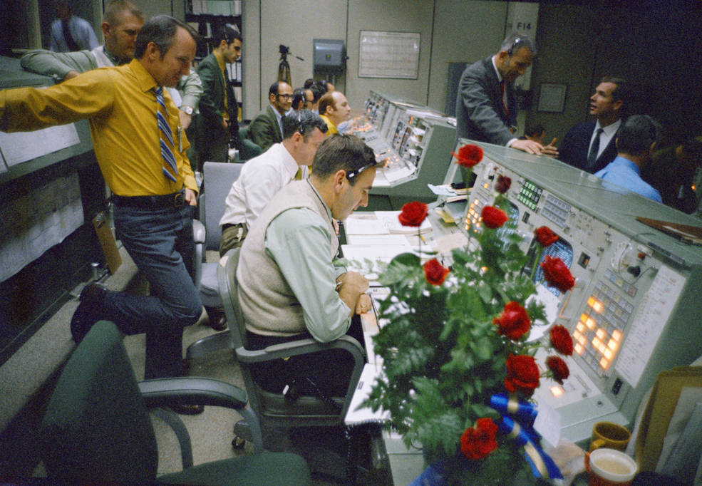 apollo_14_mcc_fd8_roses