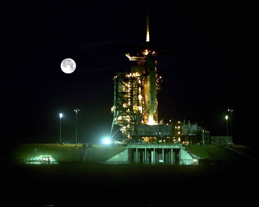 sts_1_l-2_months_on_pad_before_frf_w_moon_feb_20_1981