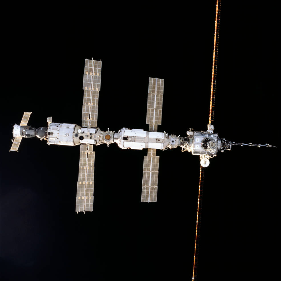 sts_98_iss_before_docking