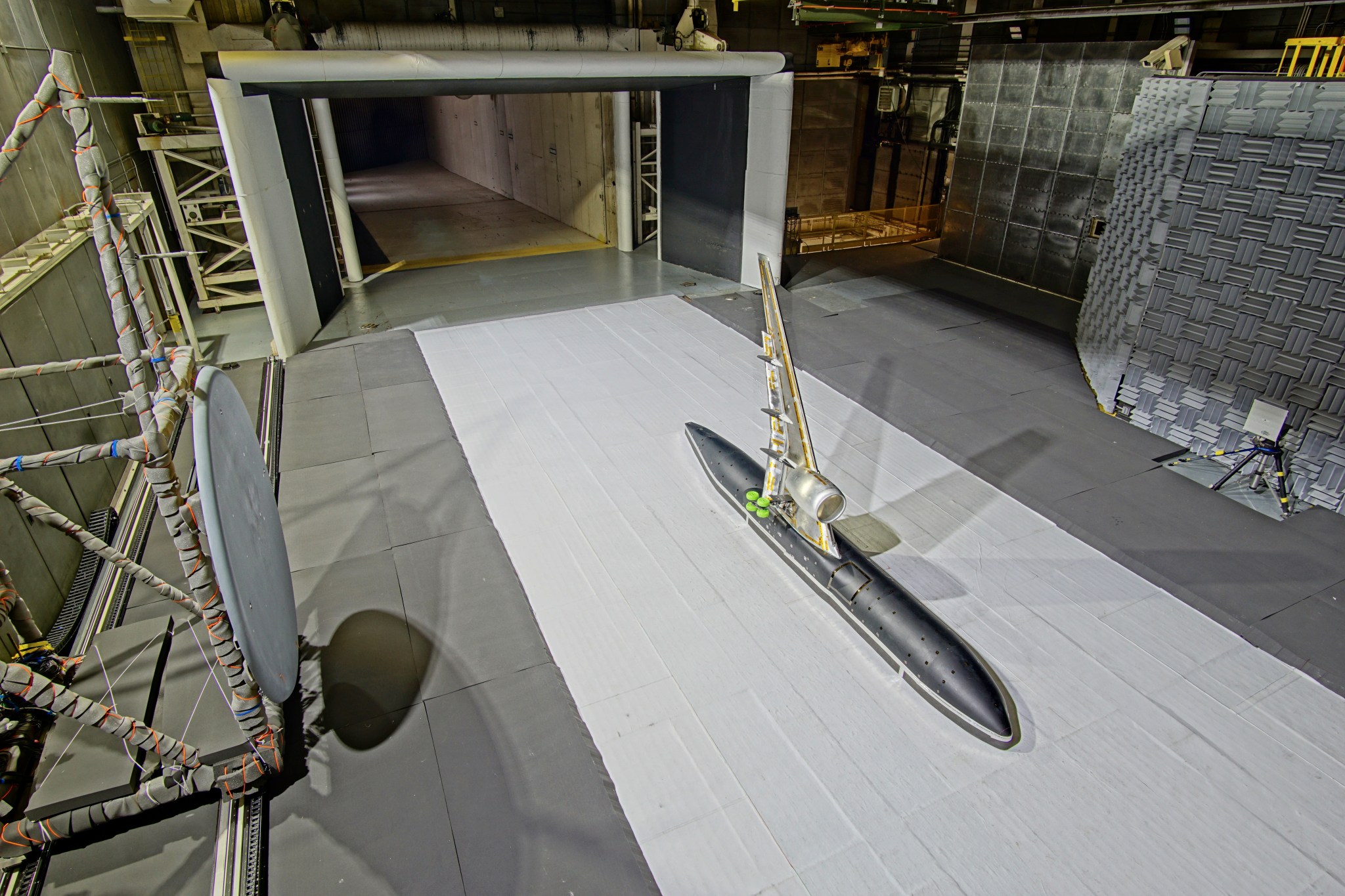 The CRM-QHL sits on the test section of NASA Langley’s 14x22 Subsonic Tunnel.
