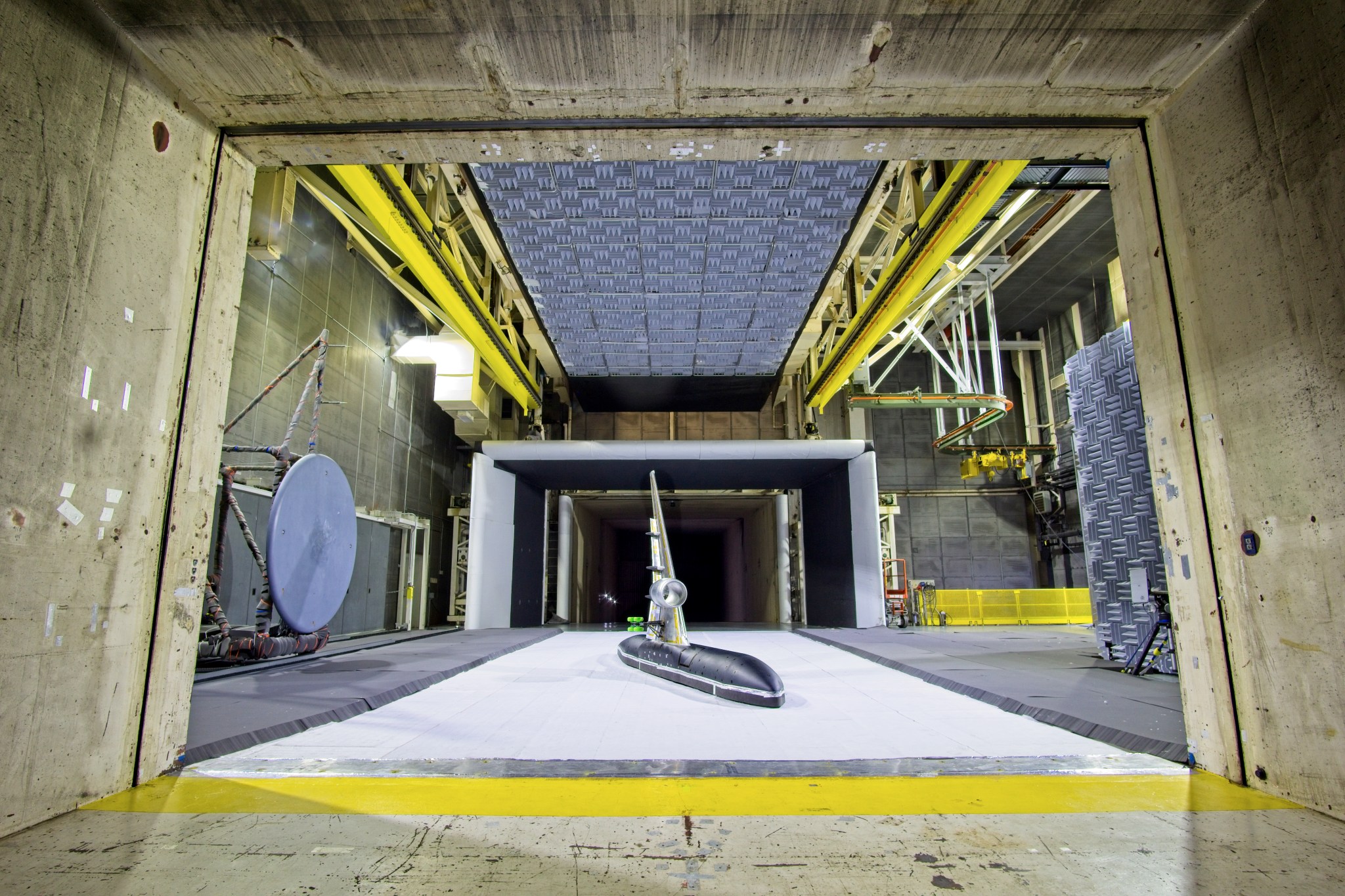 The CRM-QHL is placed at an angle in NASA Langley’s 14x22 Subsonic Tunnel.