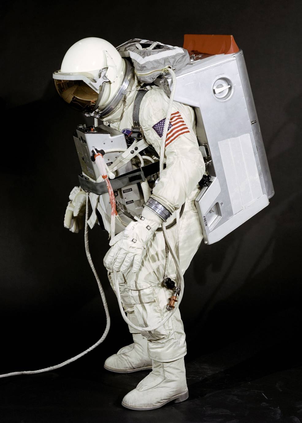 gemini_viii_5_eva_backpack