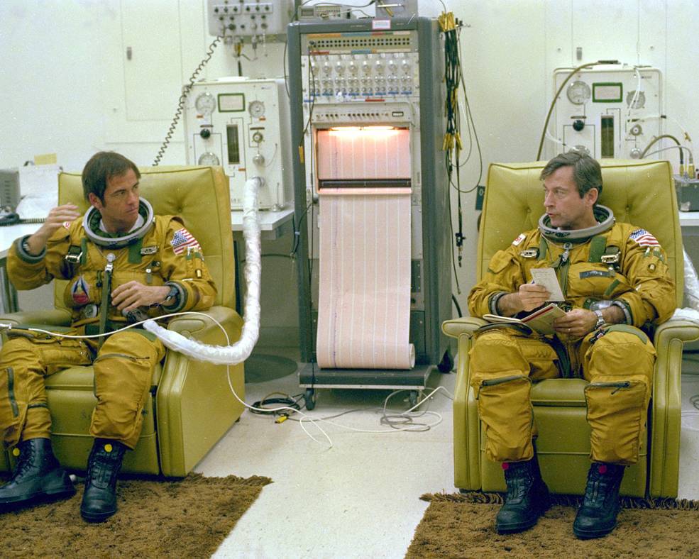 sts_1_l-3_weeks_2_crippen_and_young_suiting_up_for_tcdt_mar_19_1981