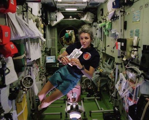 womens_history_month_2021_9_haignere_aboard_iss_2001