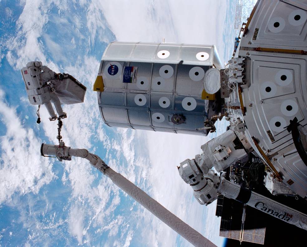 iss20 sts 100 17 eva2 parazynski transferring dcsu to destiny