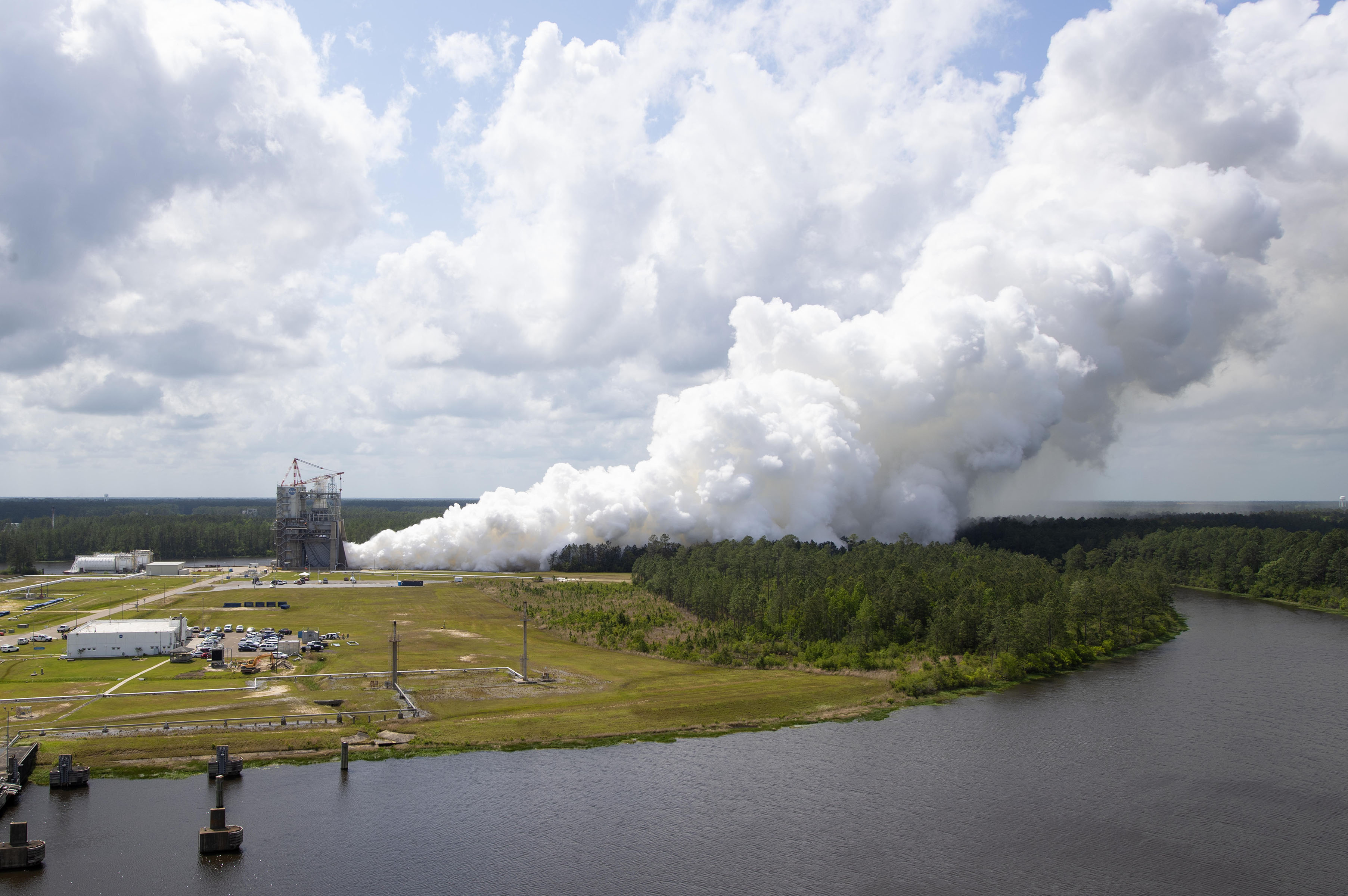 a long-duration RS-25 single-engine test April 28