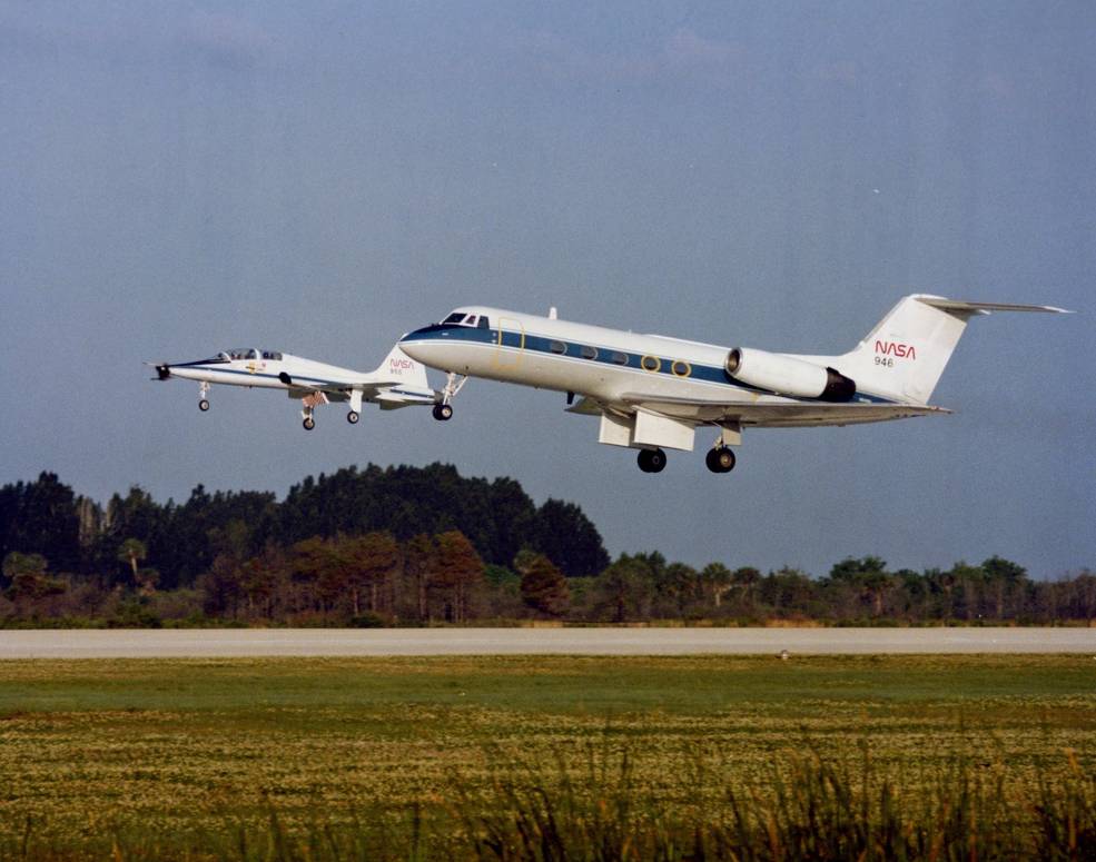 sts-1_l-1_week_9_sts1-0831a-81pc-308-young_flies