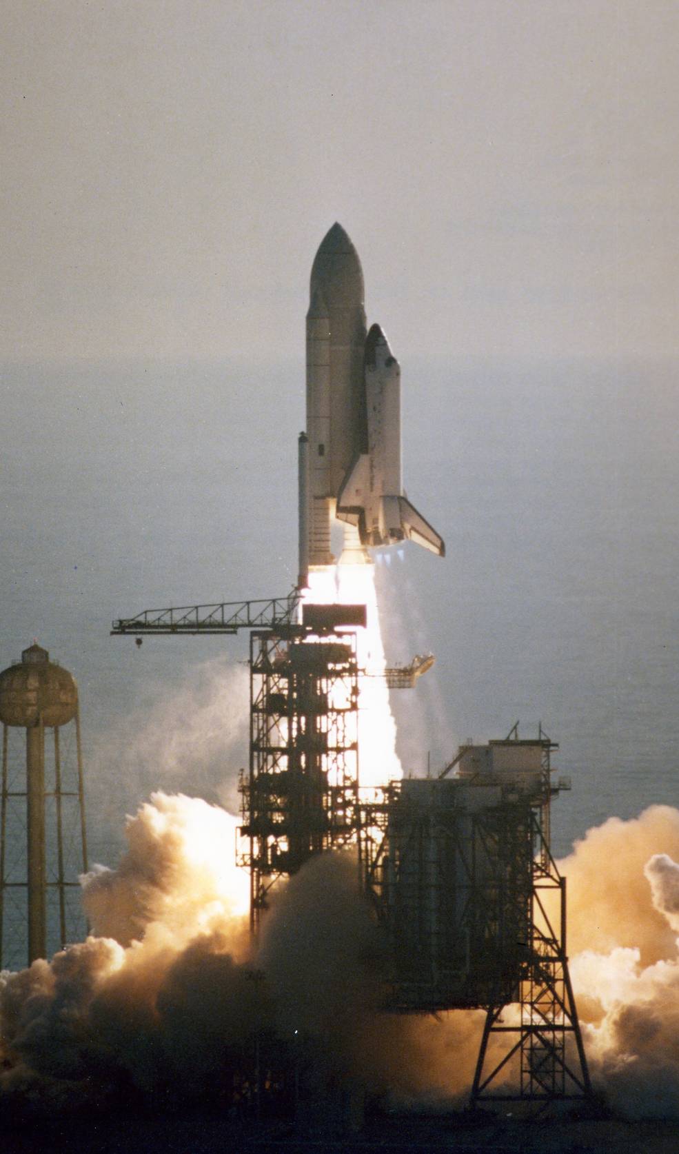 sts-1_launch_16_sts1-0989-81pc-350-4.12.81