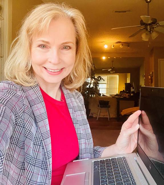 Mother’s Inspiration ‘Set the Tone’ for NASA Marshall HR Director Susan Whitfield’s Three-Decade Career with Agency