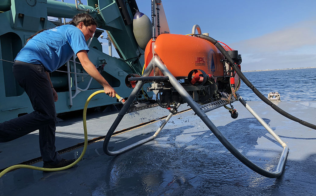 Orpheus submersible robot is being developed by Woods Hole Oceanographic Institute and JPL