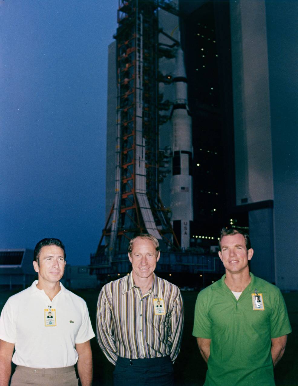 apollo_15_l-2_months_2_crew_at_rollout_may_1971