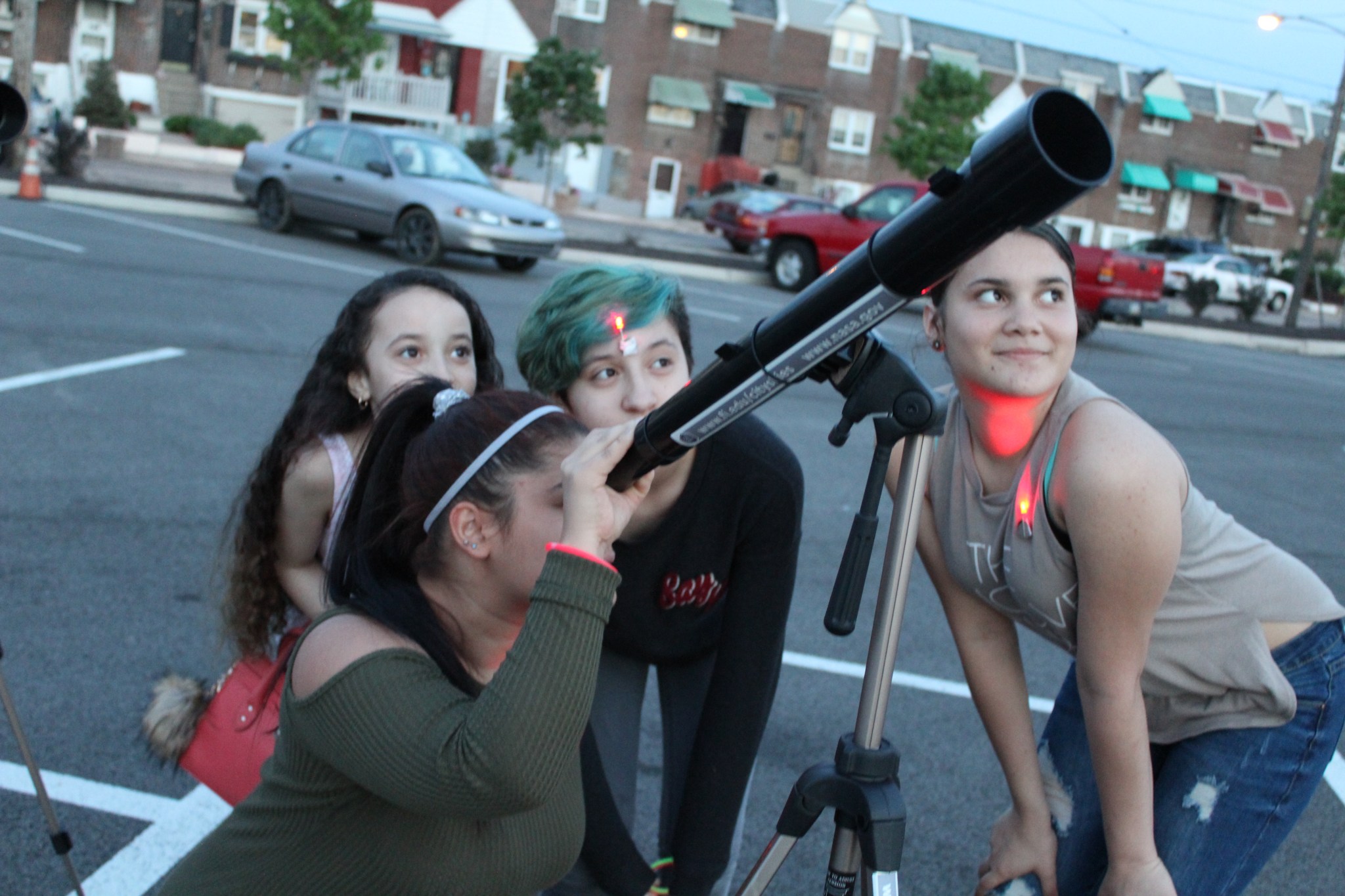 The Franklin Institute hosts a star gazing party for students.