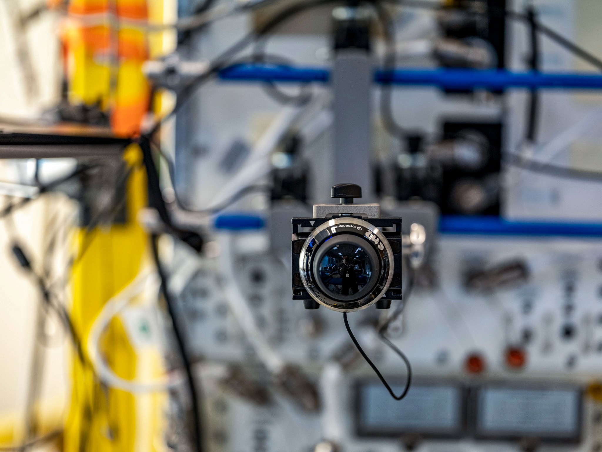 A preflight macro shot of SIGMA-7 interface for Pilote experiment, In order to test the ergonomics of a multisensory interface for controlling robotic arms and spacecraft, it is necessary to perform the trials in microgravity.