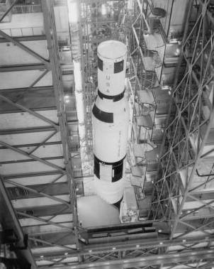 saturn_500f_4_stacking_in_vab_bw
