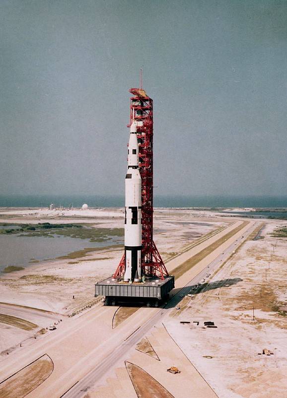 saturn_500f_9_rollout_may_25_1966