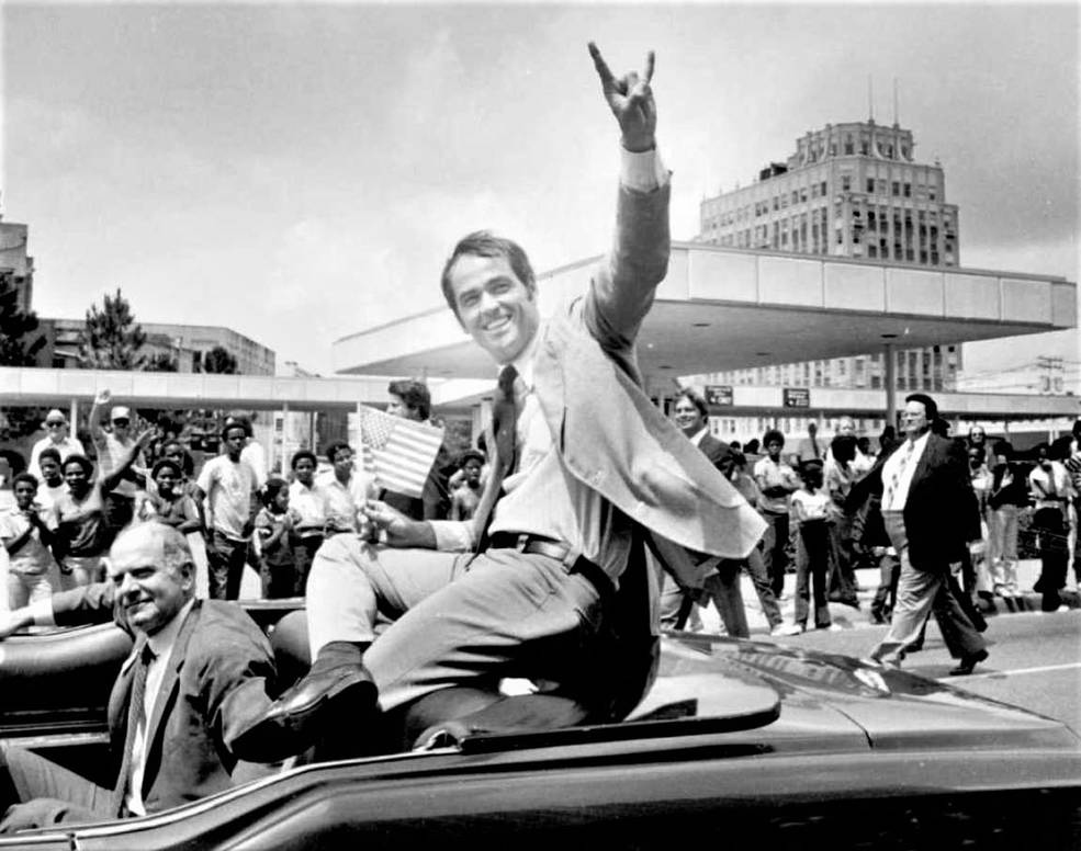 sts_1_postflight_9_crippen_beaumont_parade_w_mayor_maury_meyers_may_19_1981