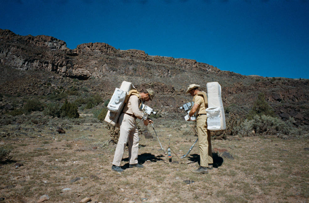 apollo_16_7_geology_training_taos_nm_mitchell_haise_sep_1971