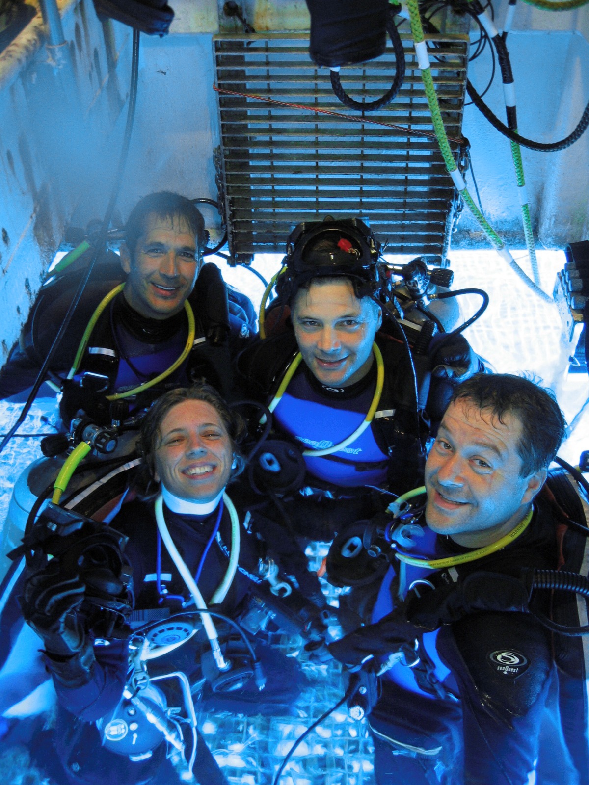 The NEEMO 6 crew.