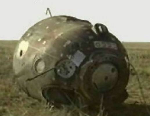 soyuz_11_crew_21_soyuz_11_dm_after_landing_hatch_closed