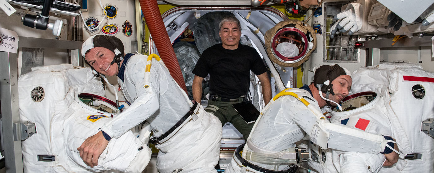 New SpaceX Crew Dragon Science Under Way during Spacewalk Preps