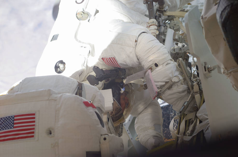 iss20_sts_104_14_eva1