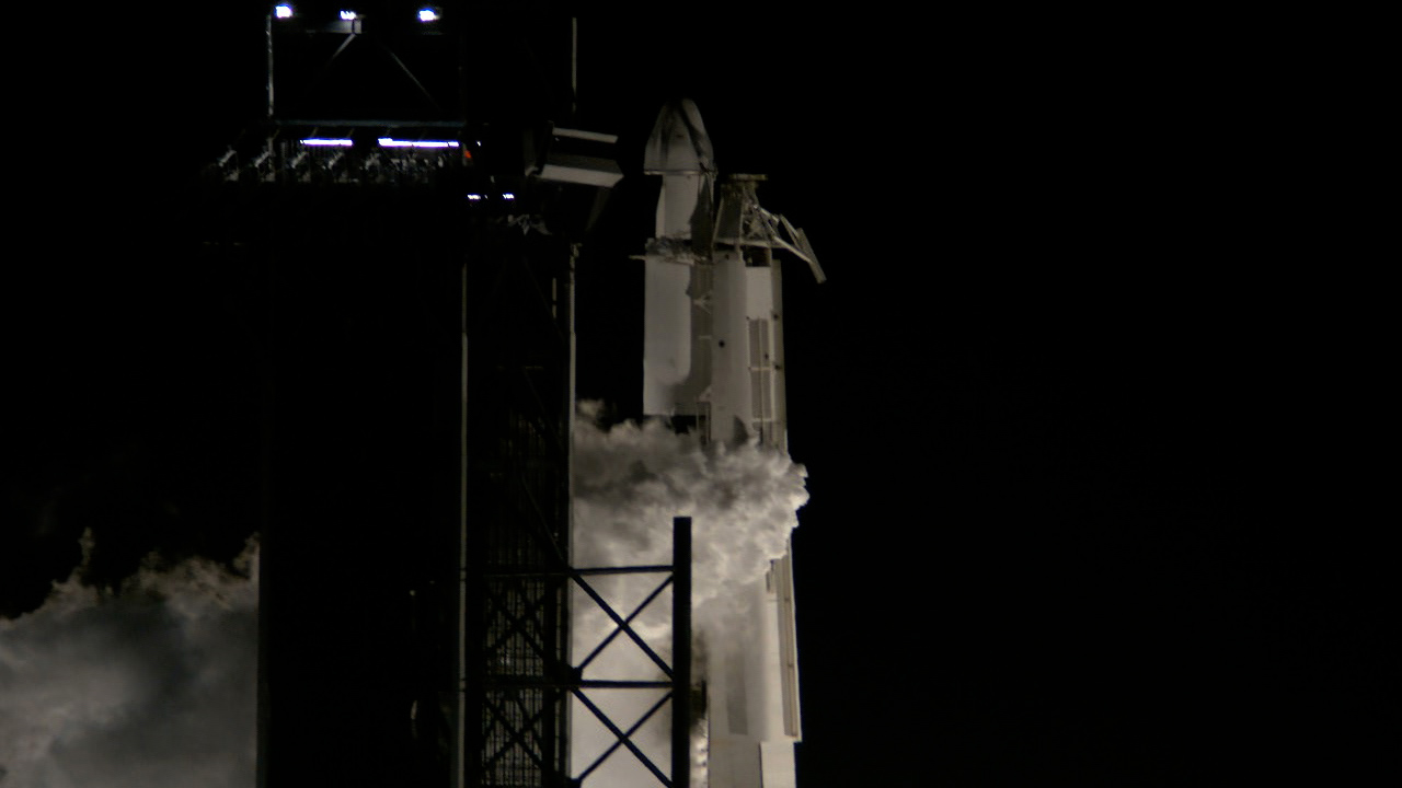 CRS-23 mission Falcon 9 rocket and Dragon spacecraft