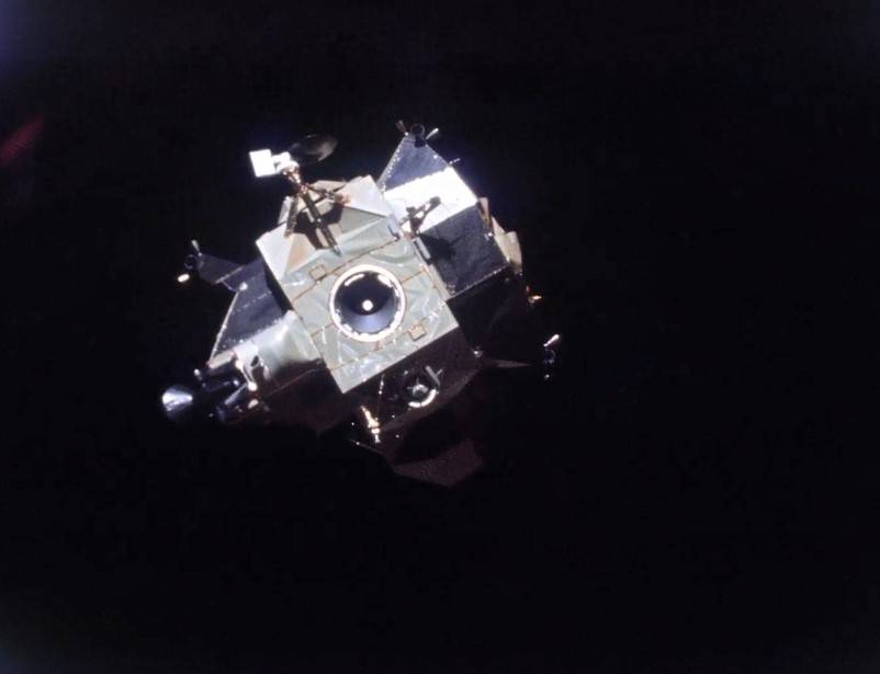 apollo_15_return_to_earth_18_lm_before_docking