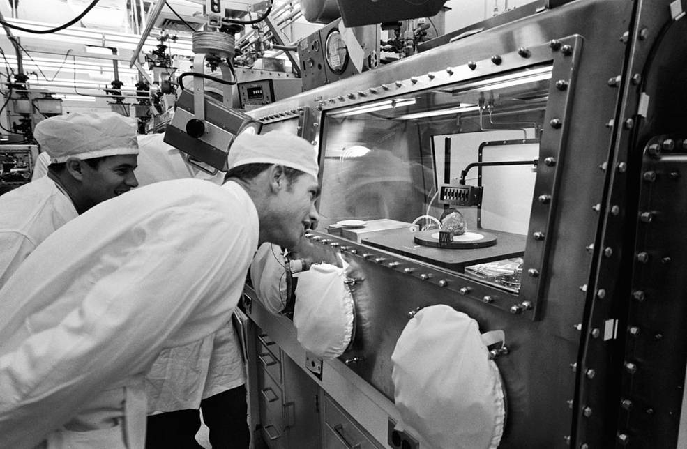 apollo_15_return_to_houston_13_scott_examining_genesis_rock_in_lrl