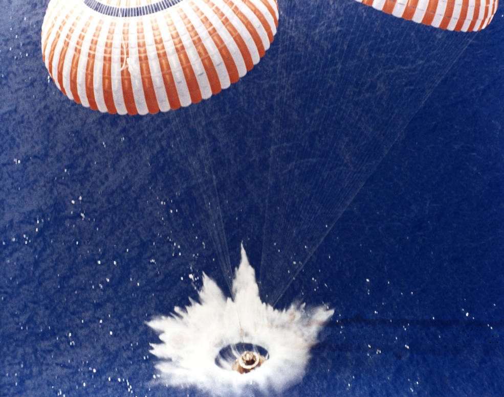 apollo_15_splashdown