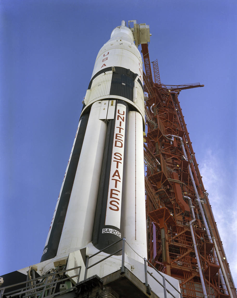 apollo_as-202_2_cddt_on_pad_34