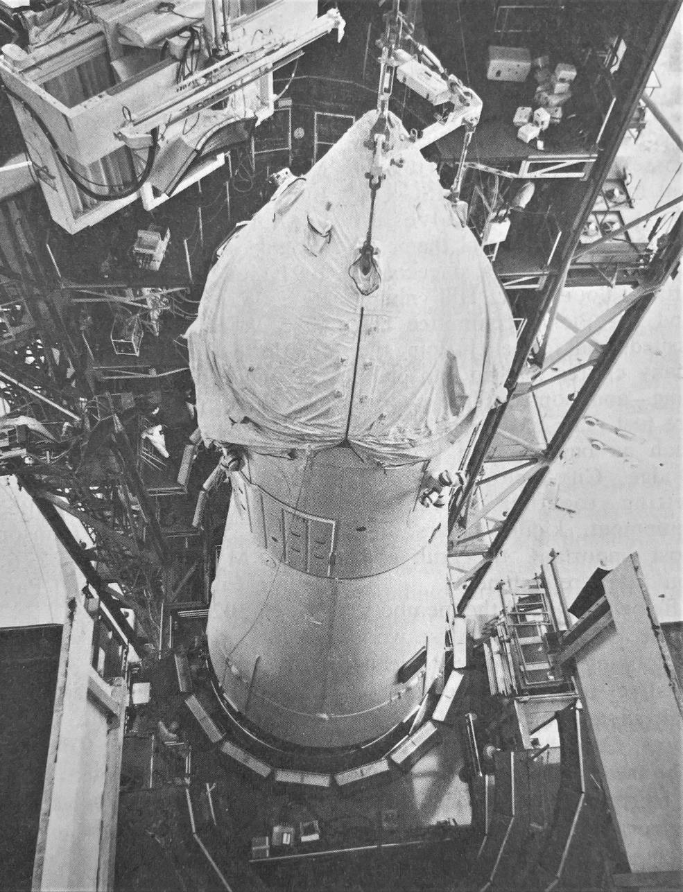 apollo_as-202_5_spacecraft_stacking_jul_2_1966