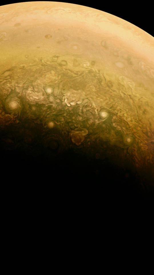 Juno 11 jupiter north polar couds