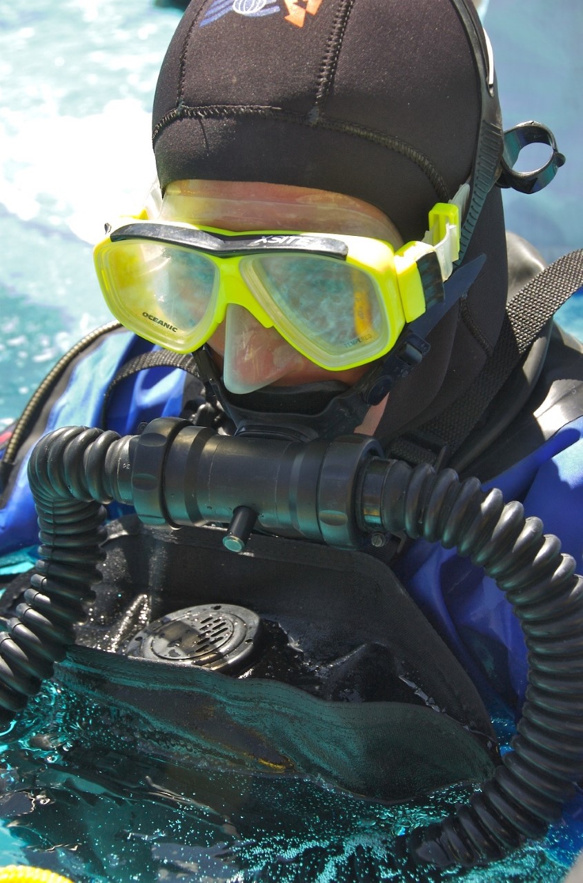 Preparing to dive in the Licancabur volcano summit lake (5,917 m/ 19,413 ft) during the 2006 expedition. 