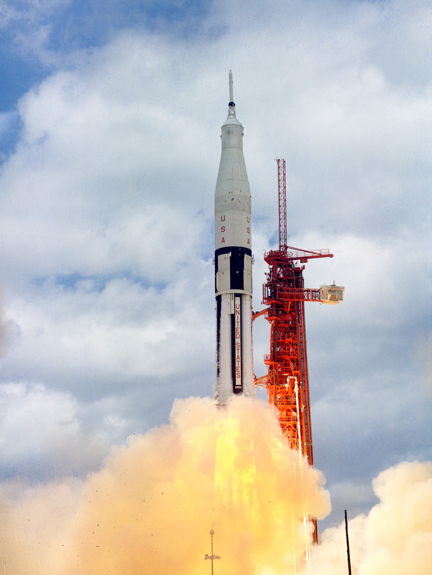 AS-202 launches from Cape Canaveral, Florida.