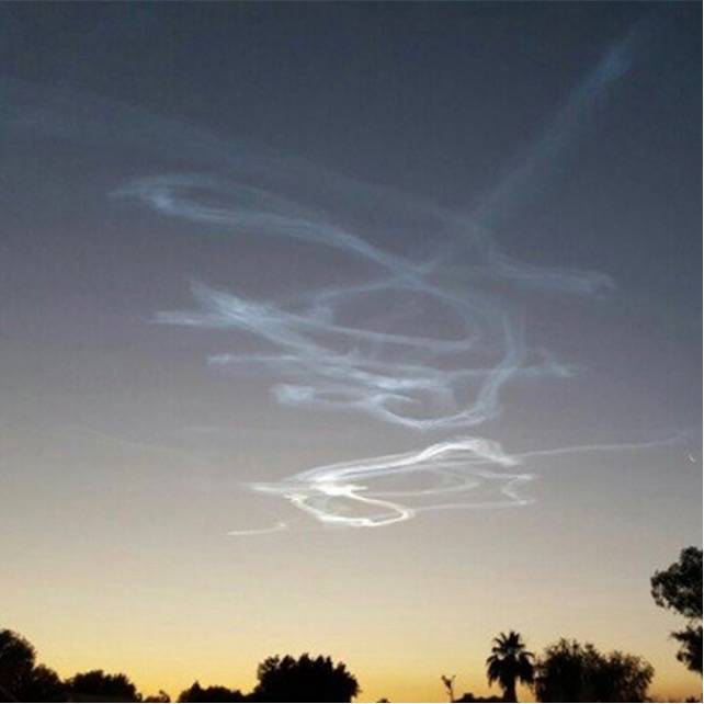 Smoke trail from fireball over Arizona, June 2, 2016.  