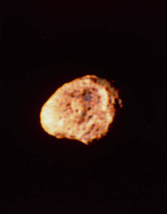 voyager_2_saturn_12_hyperion_310_000_miles_aug_24_1981