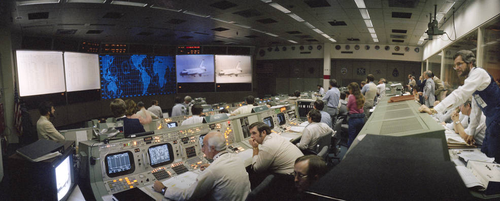 mcc_sts-1_landing_apr_14_1981