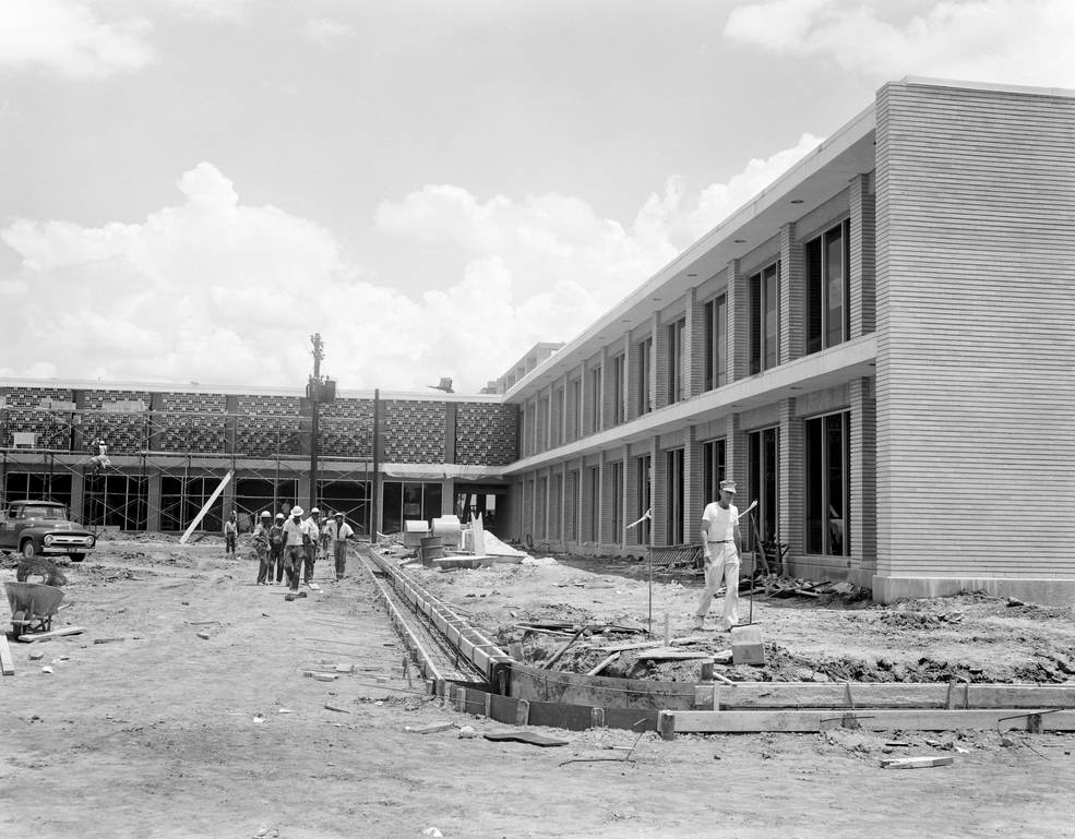 office_city_under_construction_1962