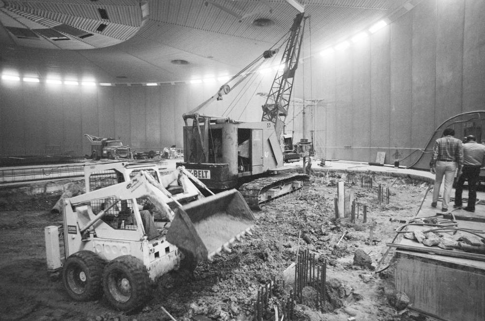 neutral buoyancy laboratory tour construction_bldg_29_nov_27_1978